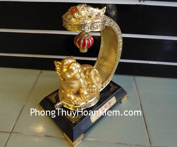 ho duoi long den B075 01 Hổ dưới lồng đèn, biểu tượng quyền uy của mình B075