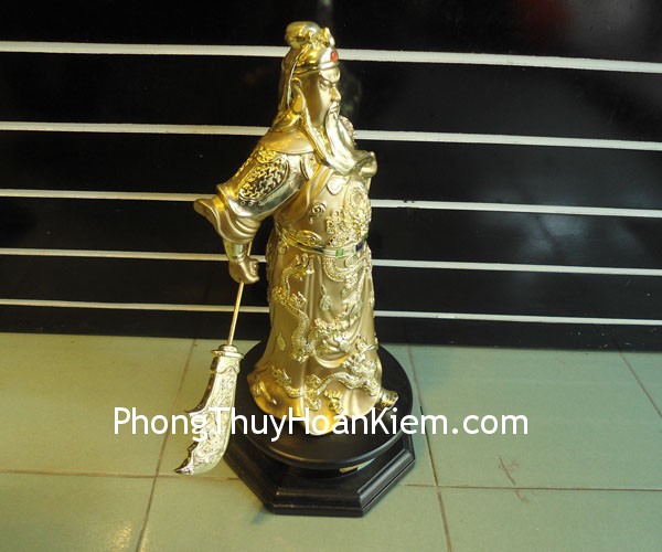 Quan công cầm đao, là vị tài thần để bảo vệ và mang đến may mắn Y124 quan cong dung Y124 02 Quan công cầm đao, là vị tài thần để bảo vệ và mang đến may mắn Y124